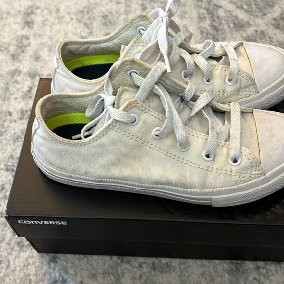 Converse - Picture 2 of 5